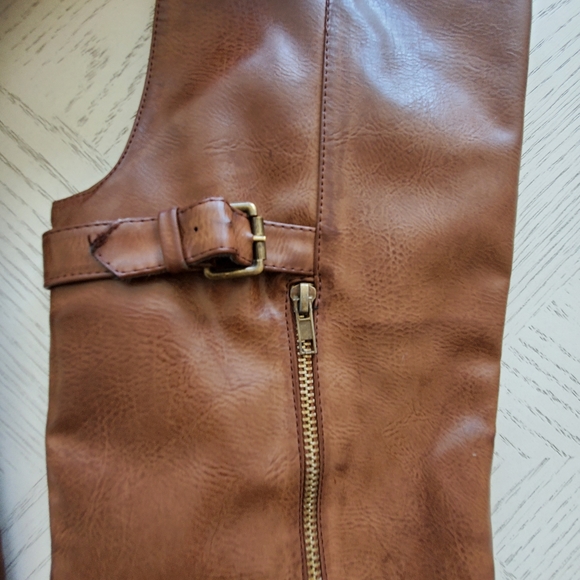 Knee High Saddle Boots 👢 - Picture 4 of 7
